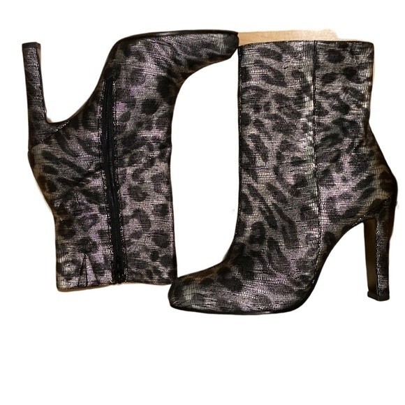 Black and Gray Cheetah Print Boots and Tote Set - Picture 2 of 10